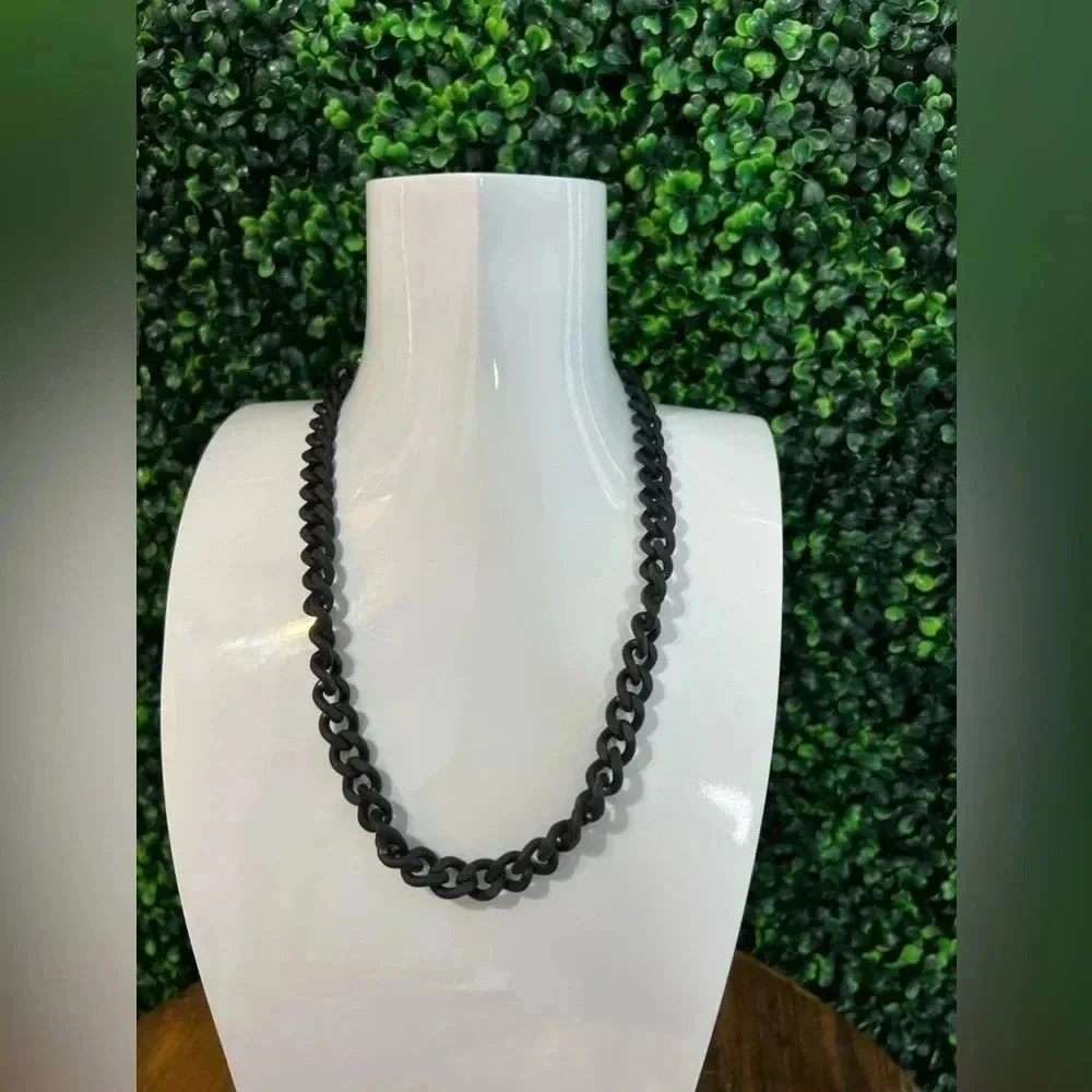 Boutique Ashley Matte Necklace - Picture 2 of 4